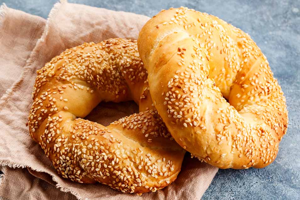 Can dogs eat sesame seed bagels