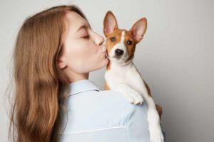 Picture of a woman and her puppy