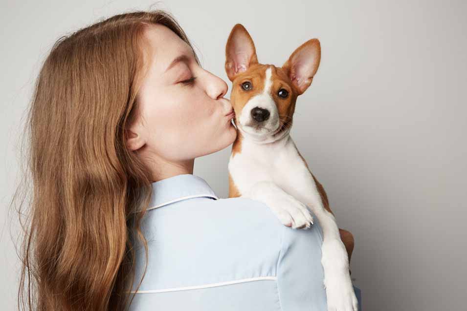 Picture of a woman and her puppy